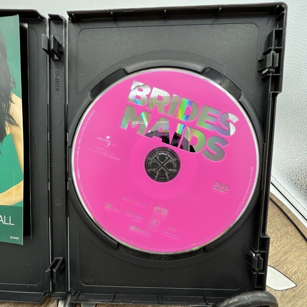 Bridesmaids (DVD, 2011) - Picture 2 of 4